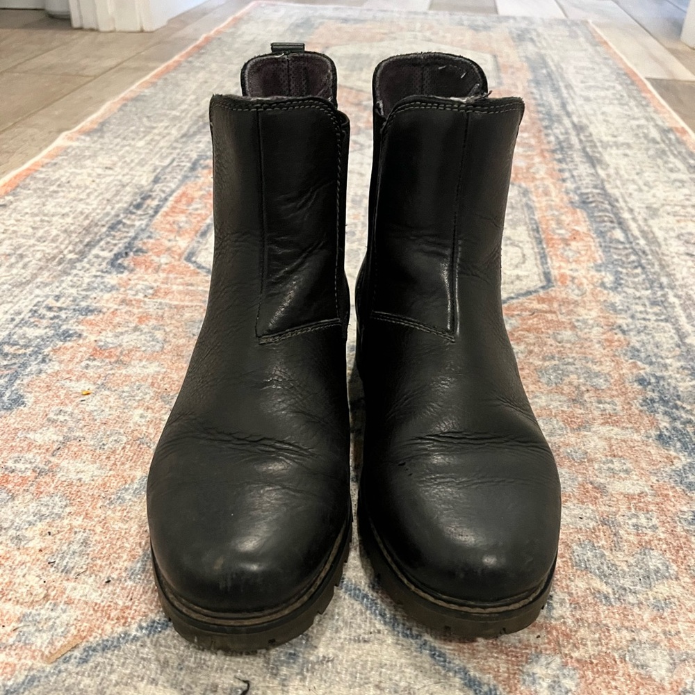 Eastland Women's Black Chelsea Ankle Boots - Picture 4 of 6